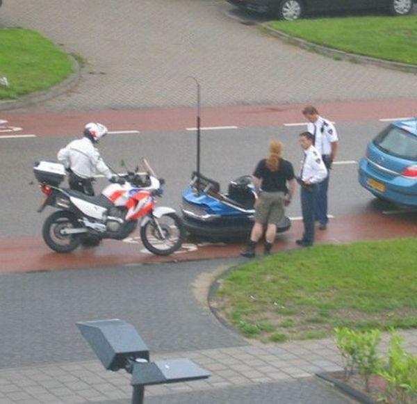 In een botsauto over straat