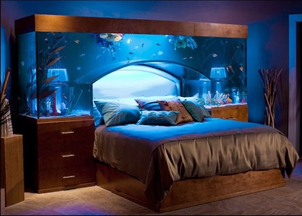 Aquarium boven je bed