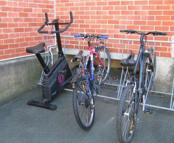 Fiets netjes in het rek plaatsen a.u.b.