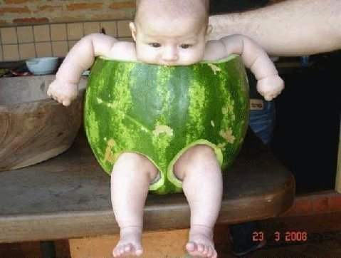 Watermeloen als kinderstoel