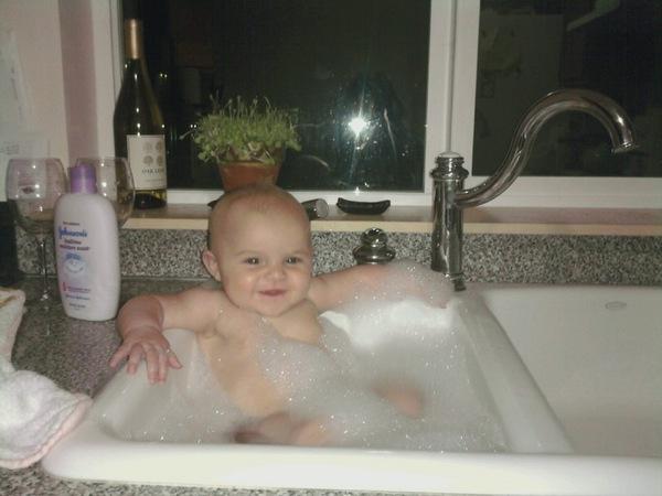 Baby in de jacuzzi