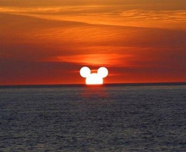 Ondergaande Mickey Mouse